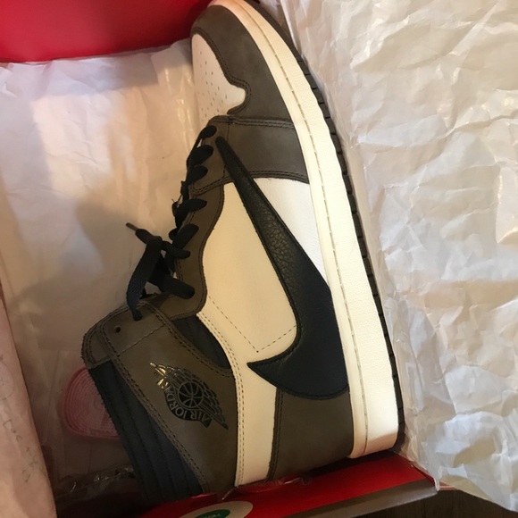 Travis Scott Jordan 1 - Picture 4 of 7